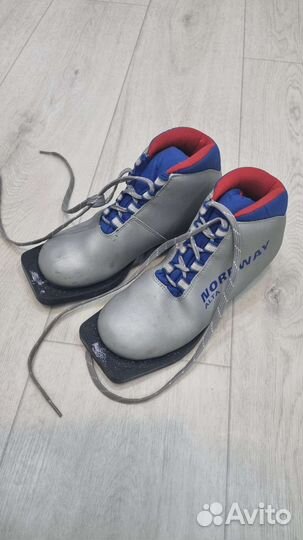 Лыжные ботинки