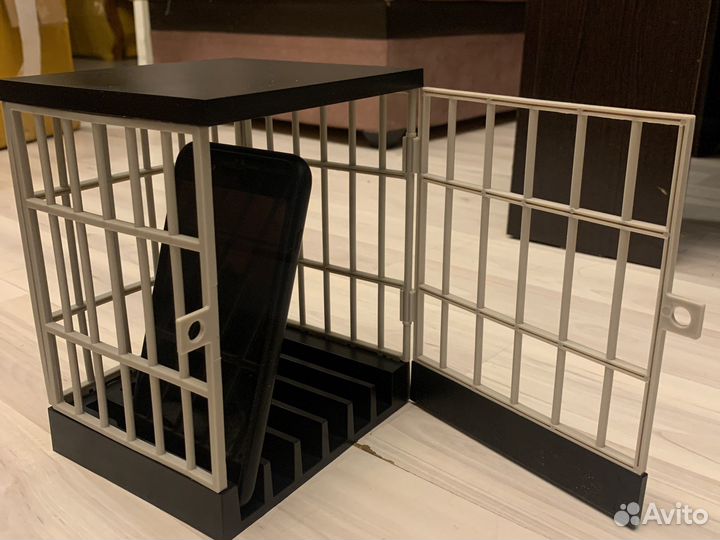 Тюрьма для телефона