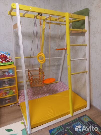 Шведская стенка (спортивный уголок)