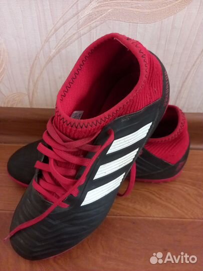 Кроссовки adidas сороконожки(predator)