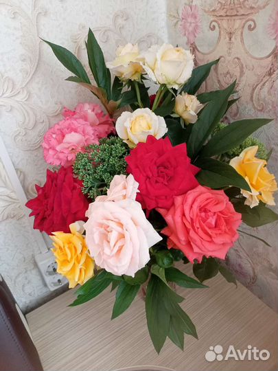 Букеты из живых цветов