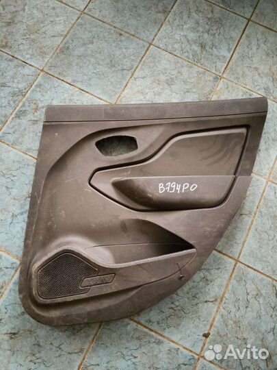 Обшивка двери задней правой ваз xray 1