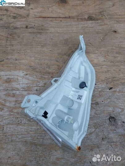 Габаритный фонарь передний правый Nissan Leaf ZE0