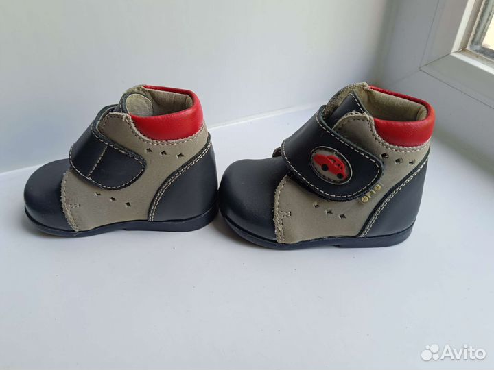 Детские ботинки 