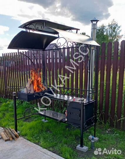 Мангал с крышей