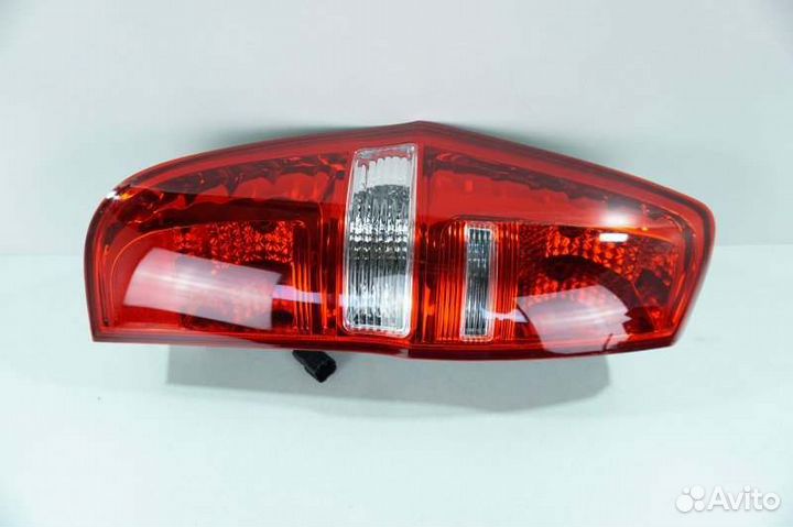 Фонарь левый Hyundai H-1 2 2008-2015