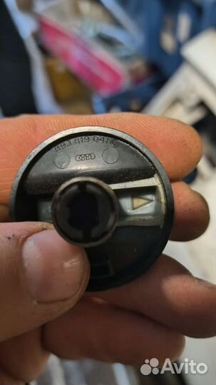 Ручка отопителя Audi 80B3 893819041C