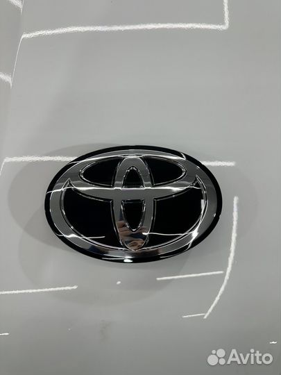 Эмблема toyota