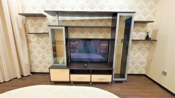 2-к. квартира, 56 м², 5/10 эт.