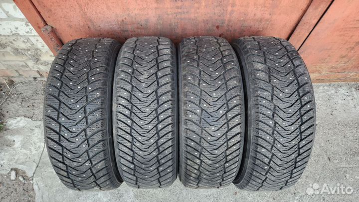 Yokohama Ice Guard IG65 215/55 R18