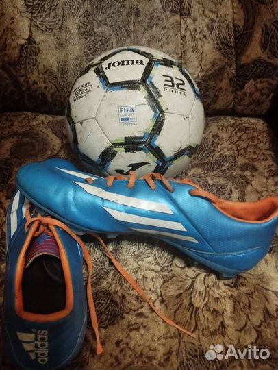 Футбольный мяч,целый,бутцы новы43