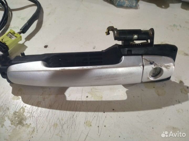 Левая ручка дверей Тойота Королла 150