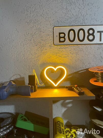 Светящаяся неон цурикава