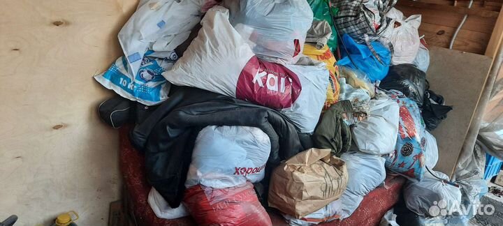 Вещи мешками много