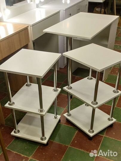 Тележка на колесиках