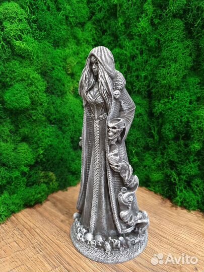 Статуэтка Славянской Богини Мары,чёрная с белым