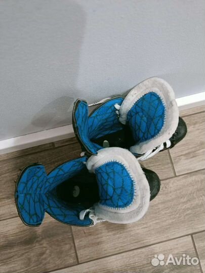 Хоккейные коньки bauer