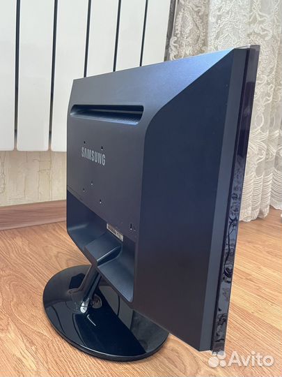 Монитор Samsung 20