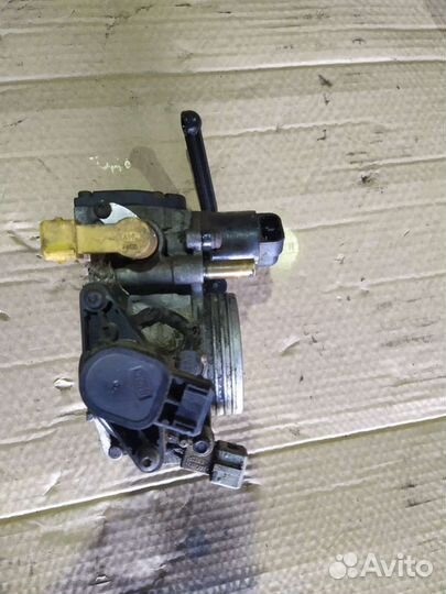 Дроссельная заслонка Peugeot 406 1997г. LFZ