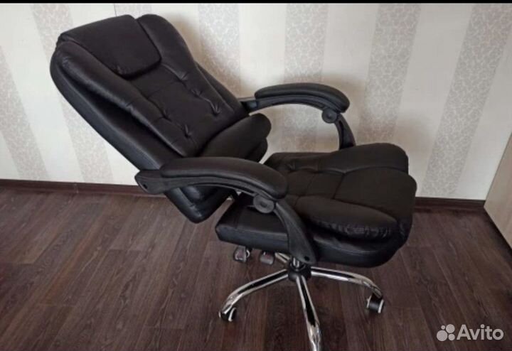 Офисное кресло руководителя с массажем