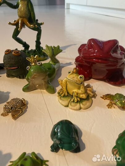 Статуэтка лягушка