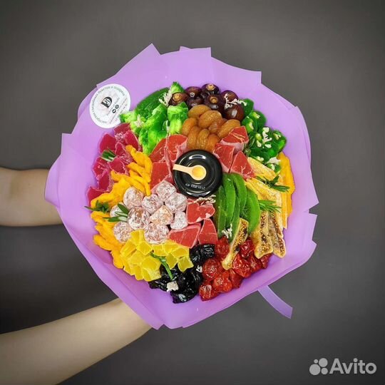 Букет из орехов и сухофруктов