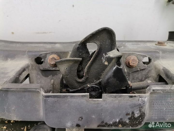 Панель передняя (телевизор) для Volkswagen Polo 3