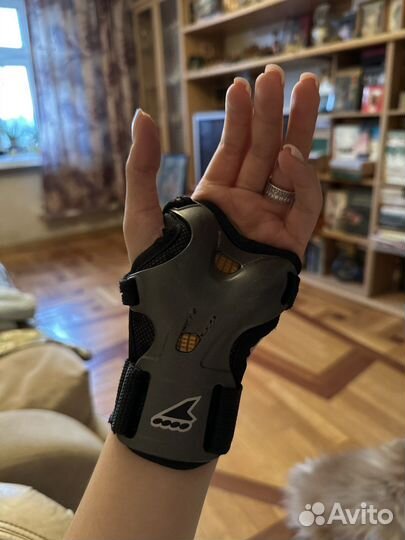 Наколенники, налокотники