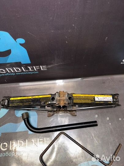 Домкрат Opel Astra H