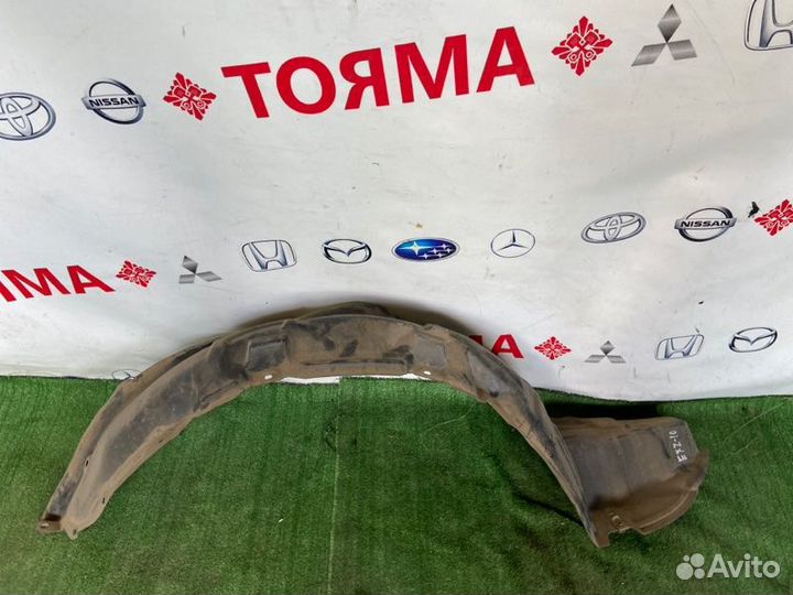 Подкрылок передний правый Toyota Raum EXZ10 5E