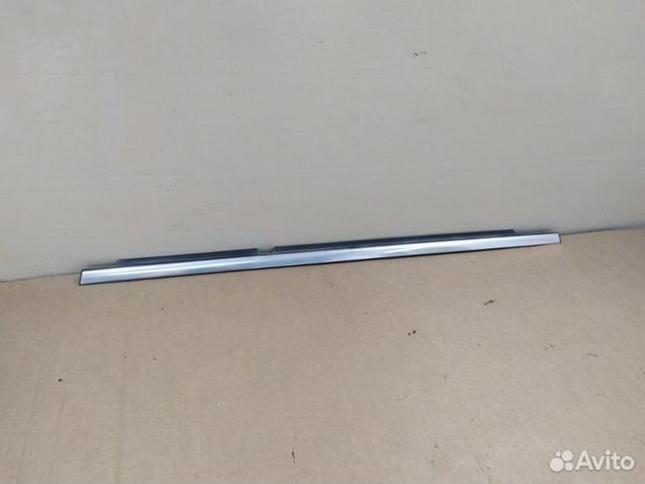 Молдинг двери задний правый Mercedes Glk Х204