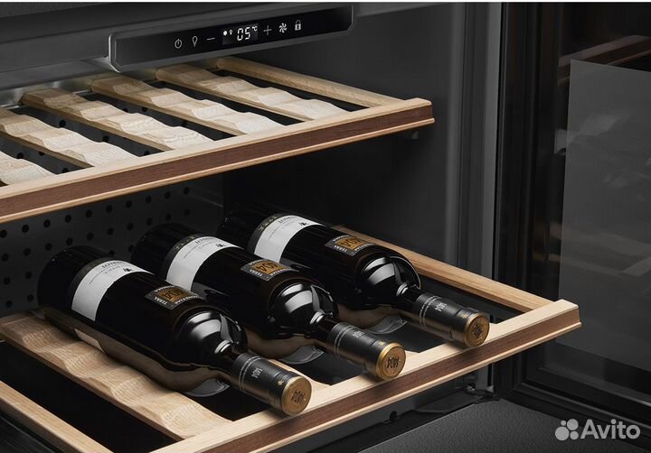 Винные шкафы smeg/ Linea CVI121S3