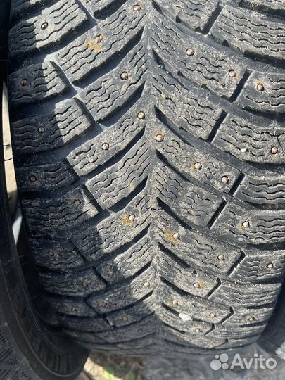 Michelin X-Ice North 4 235/45 R18 98T