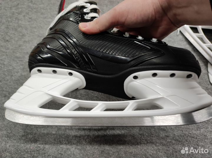 Хоккейные коньки Bauer