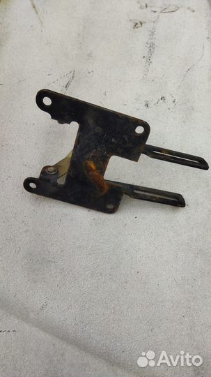 Крепление рулевой колонки Газель