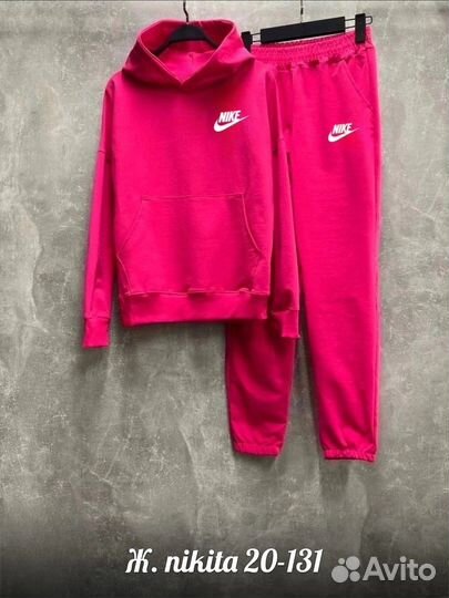 Костюм спортивный женский nike