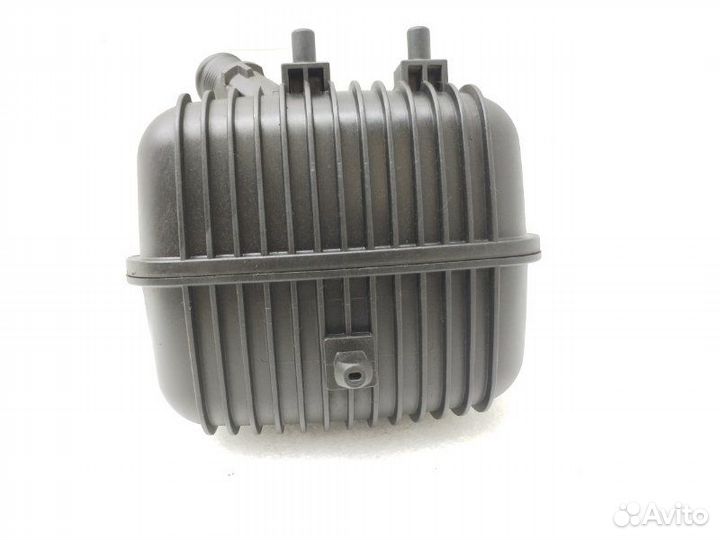 Резонатор воздушного фильтра Audi A4 B8 2009