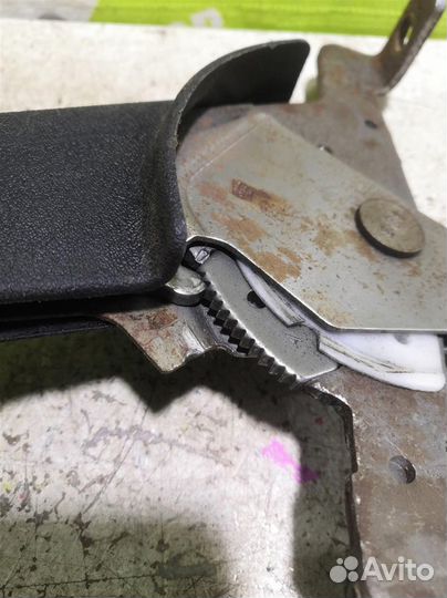 Рычаг стояночного тормоза Рено Клио 2 Симбол