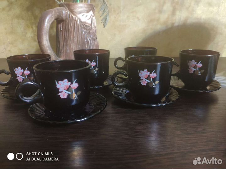 Чашки с блюдцами