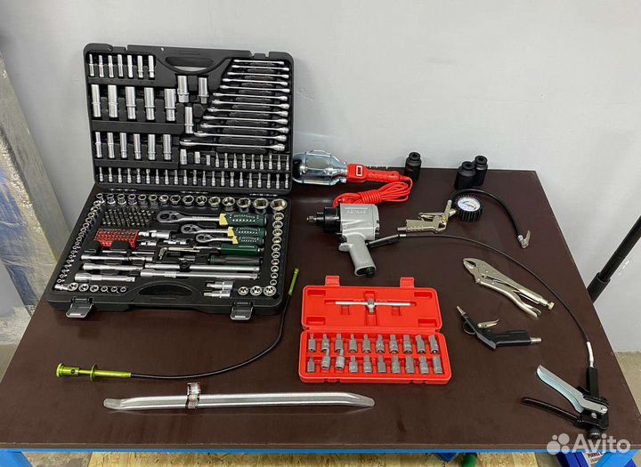 Гараж на час, автосервис самообслуживания