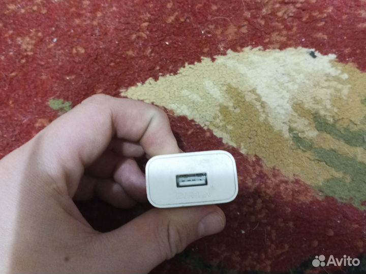 Зарядки для телефонов