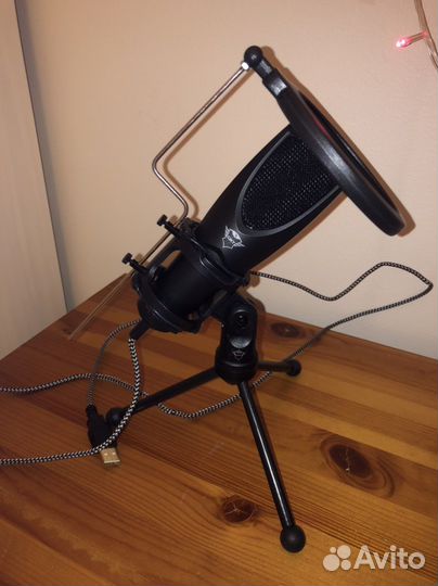 Микрофон Trust GXT 232 Mantis Streaming