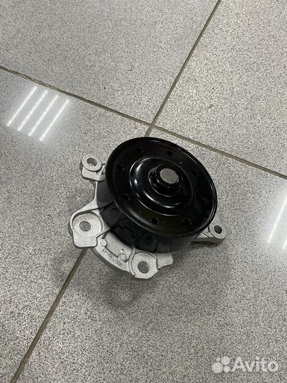 Помпа Dolz T-235 Toyota Yaris/Auris/Avensis