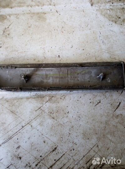 Накладка крыла правая Toyota Cresta 100