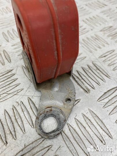 Б/У подушка глушителя (крепления, кронштейн