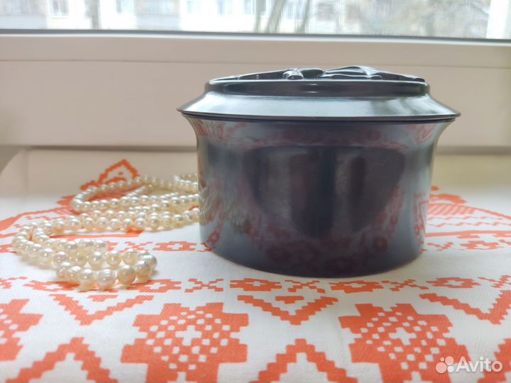 Шкатулка с грифоном из карболита СССР