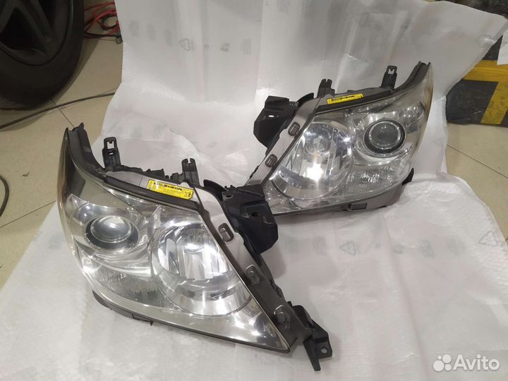 Фары на Lexus LX 570