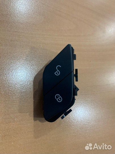 Кнопка центрального замка Mercedes-Benz S-Class