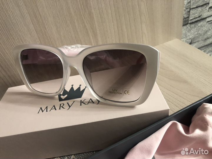 Солнцезащитные очки Mary Kay