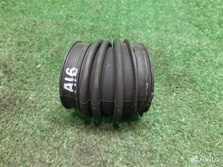 Патрубок воздушного фильтра Lexus RX300 (MCU35) 2